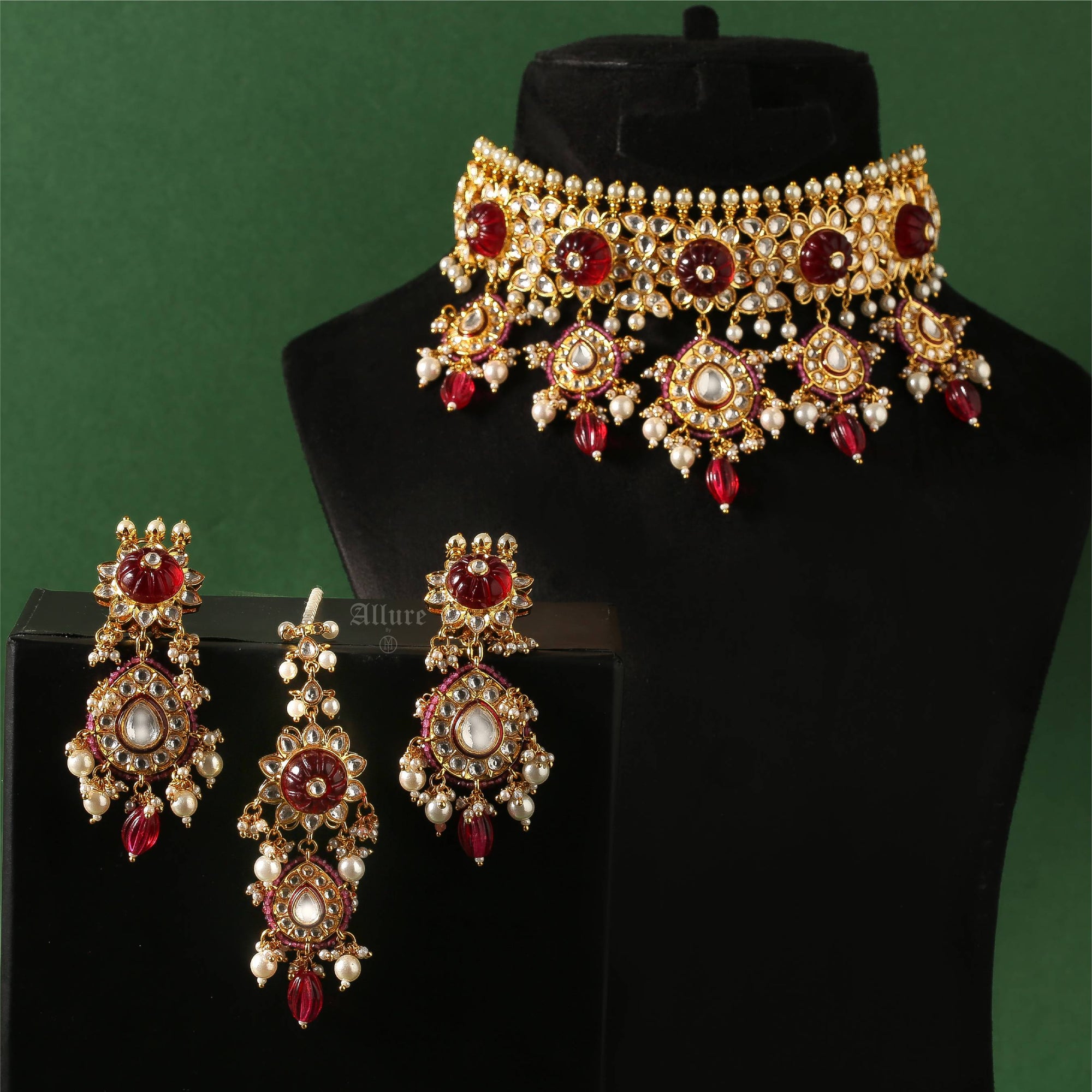Bareera Choker Set
