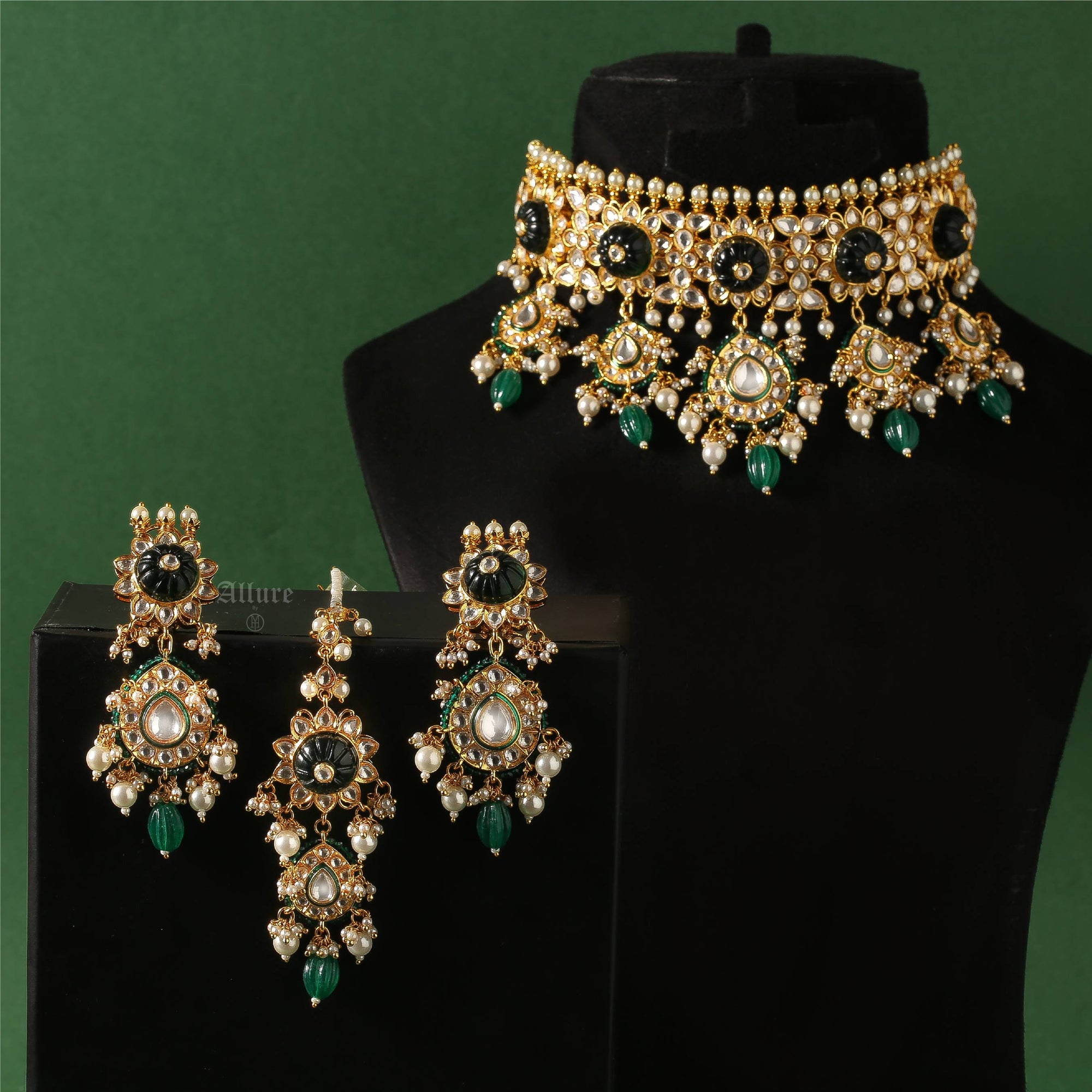 Bareera Choker Set