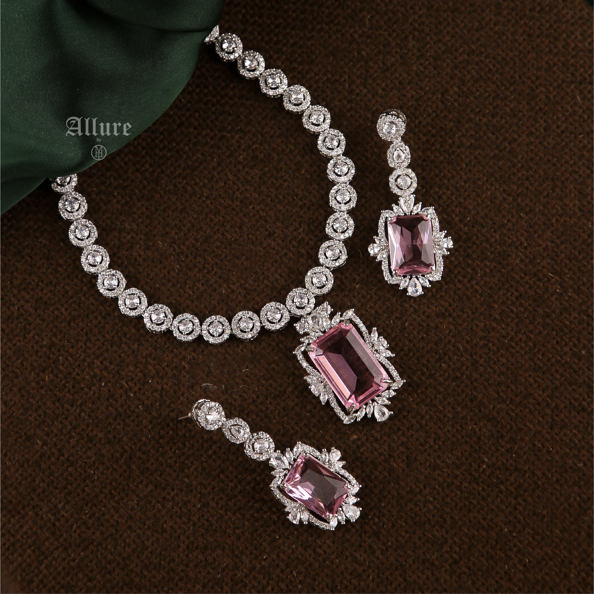 Monireh Set