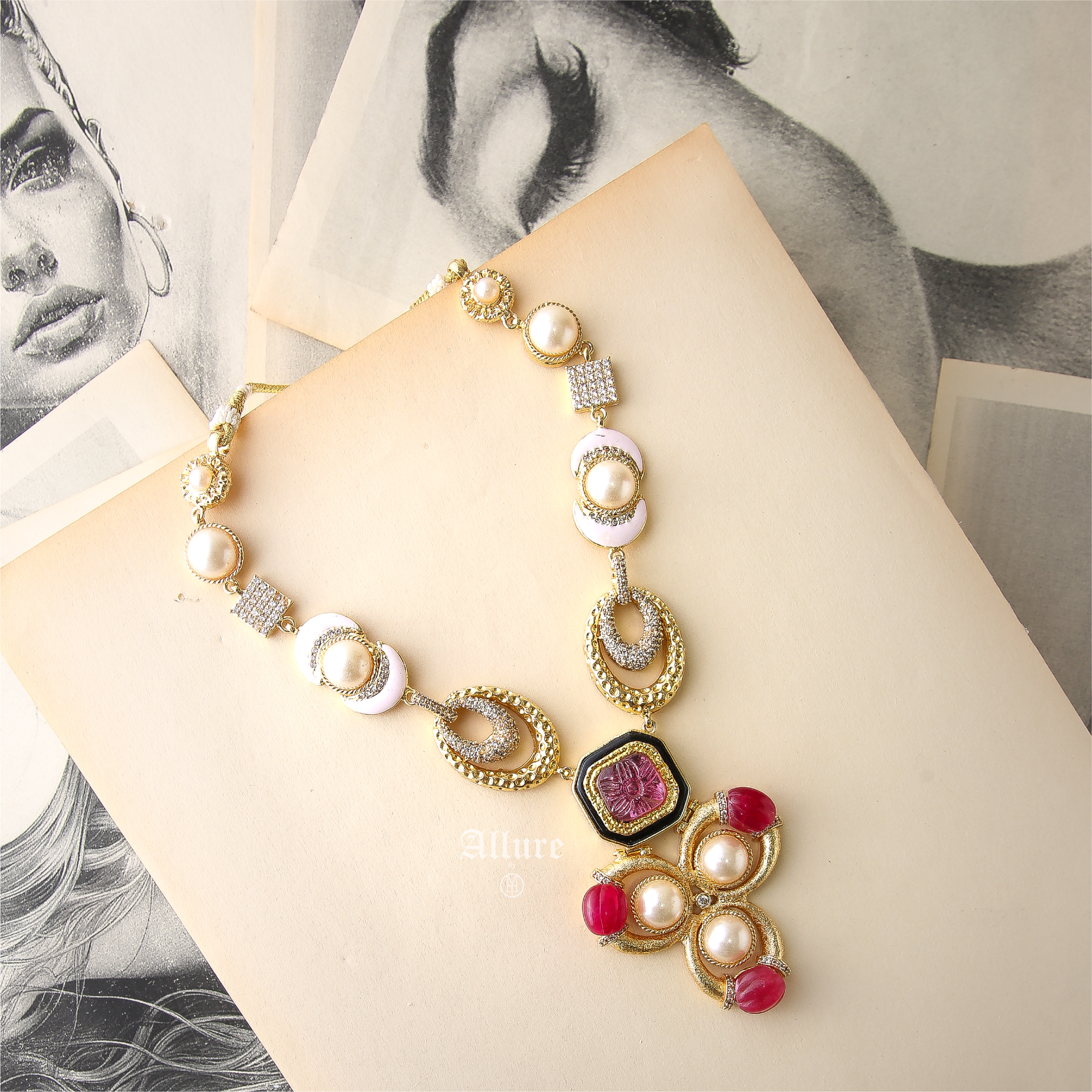 Pernaise Necklace