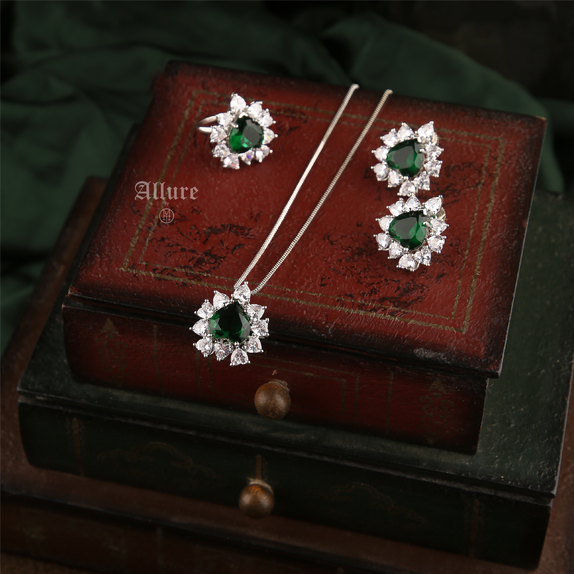 Eyleen Set