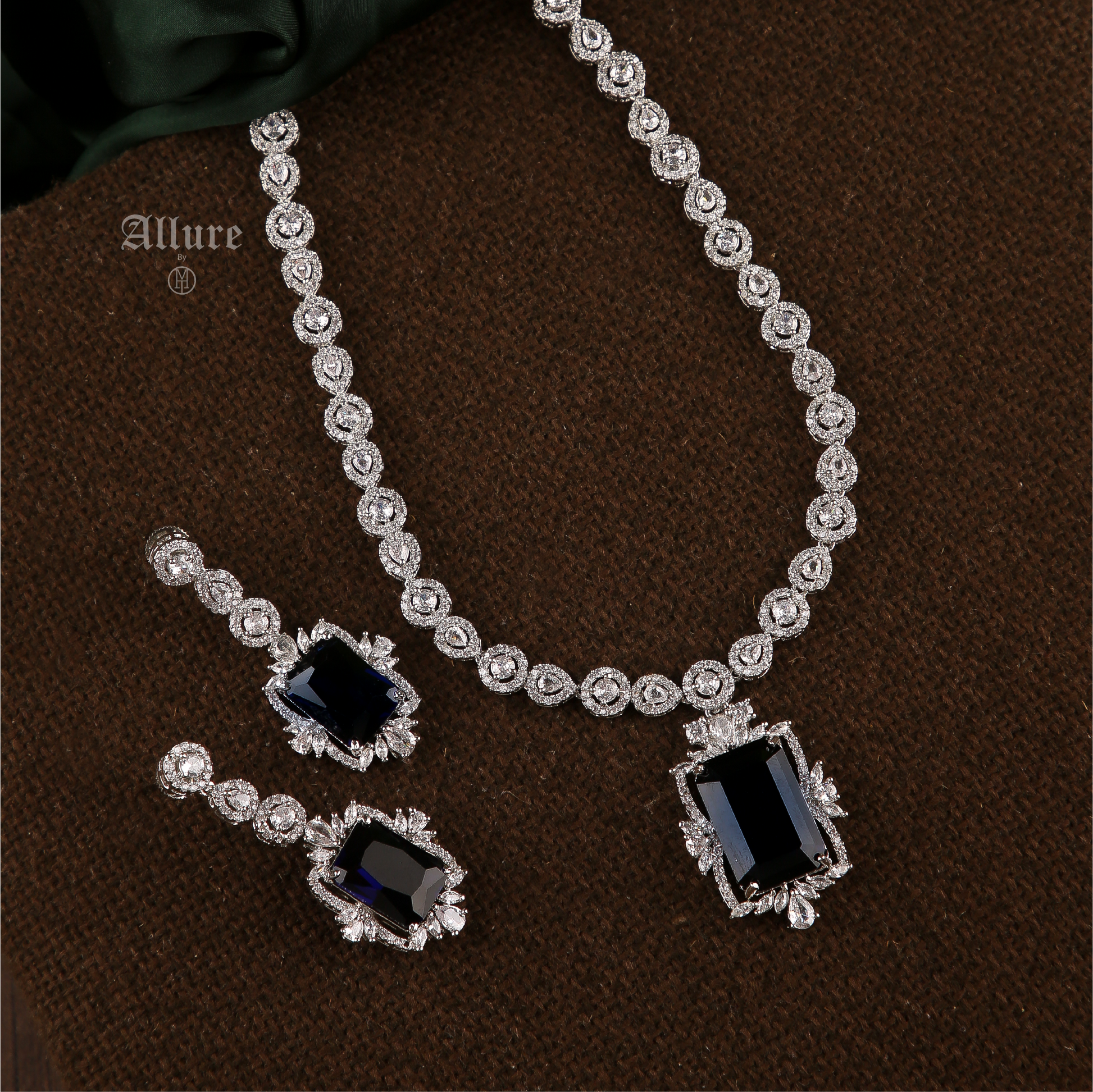 Monireh Set