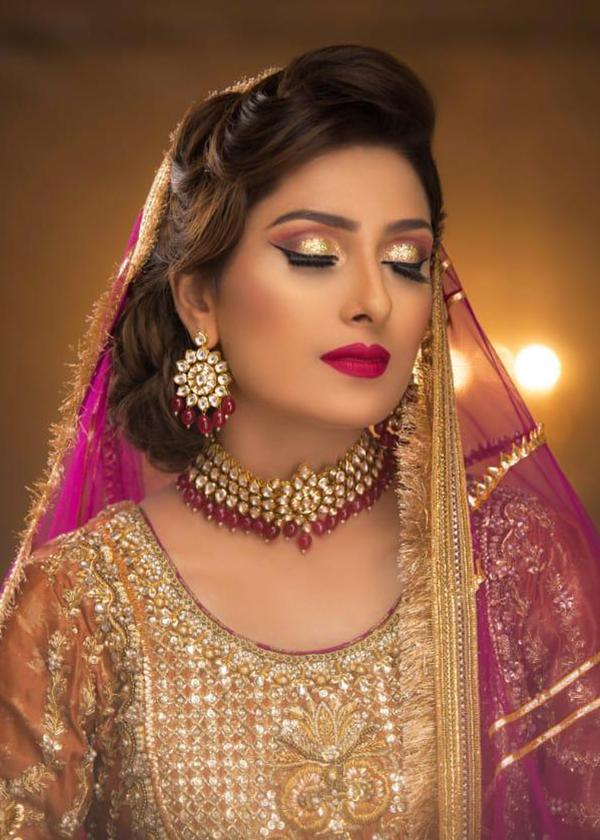 Ayeza Khan