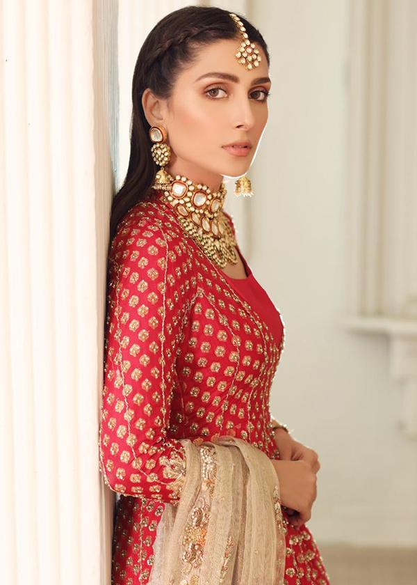 Ayeza Khan