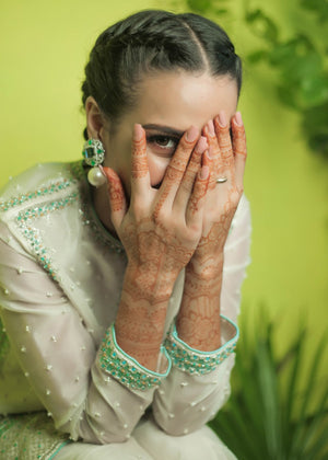 Iqra Aziz