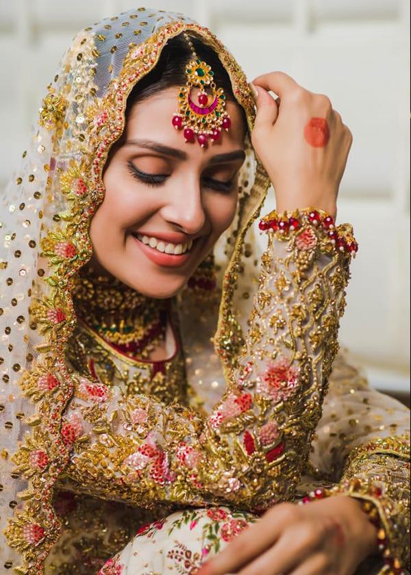 Ayeza Khan